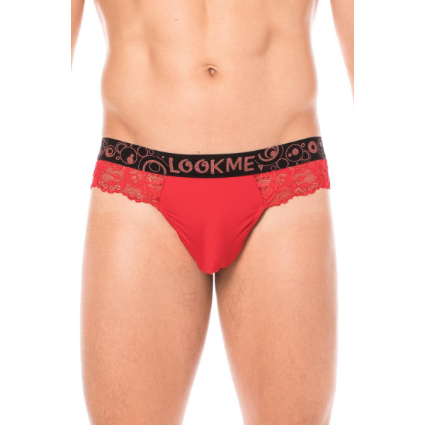 String rouge en dentelle délicate 